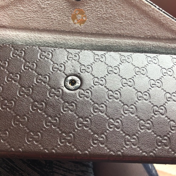 Gucci sunglasses holder - Picture 3 of 4